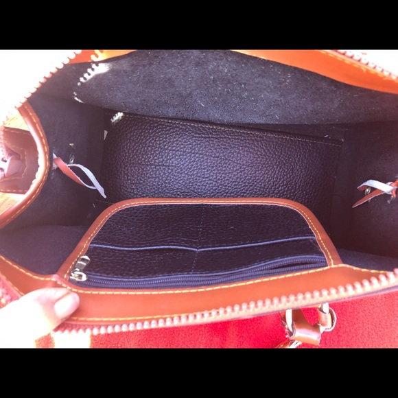 Dooney and Bourke purse with strap - Picture 5 of 5